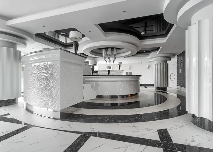 Hanza Tower Gold Angel *